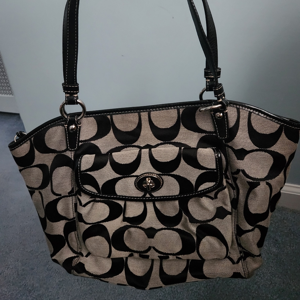 Coach Signature Leah Canvas Tote Bag in Black/Gray